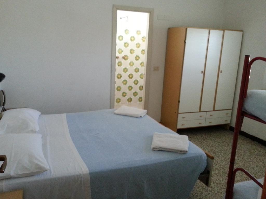 Fiorina Bed&Breakfast - Colazione Fino A Mezzogiorno - Beach Village Gratuito - Aquafan25 Oltremare20 리치오네 객실 사진